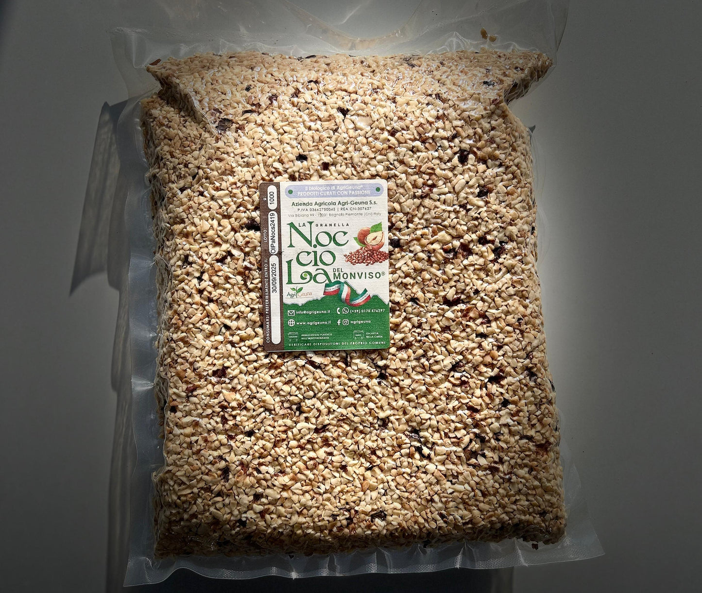 Granella della "Nocciola del Monviso"® nocciole coltivate da azienda biologica