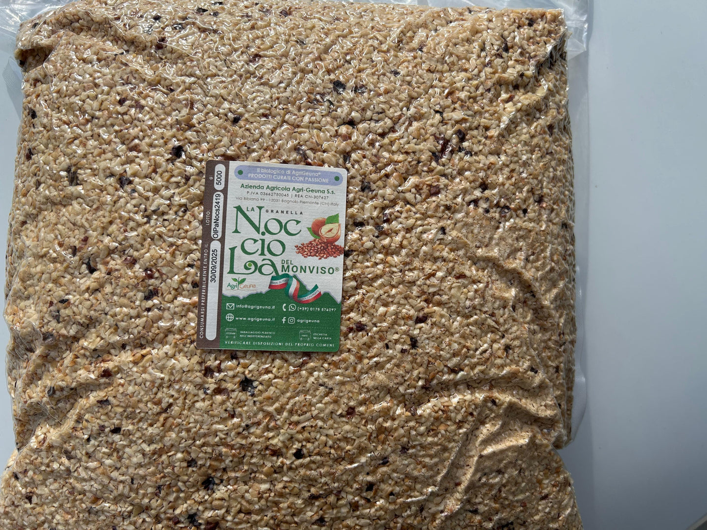 Granella della "Nocciola del Monviso"® nocciole coltivate da azienda biologica
