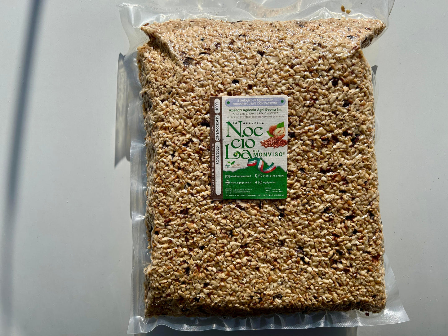 Granella della "Nocciola del Monviso"® nocciole coltivate da azienda biologica