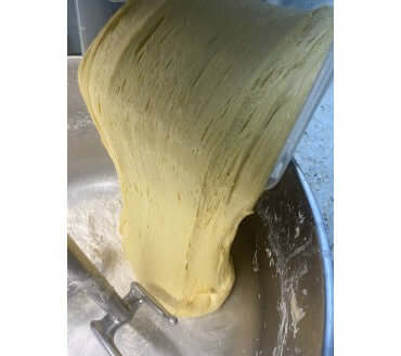 "Zaffettone" dolce natalizio con Zafferanetto, pere, cioccolato al caramello e mandarino.