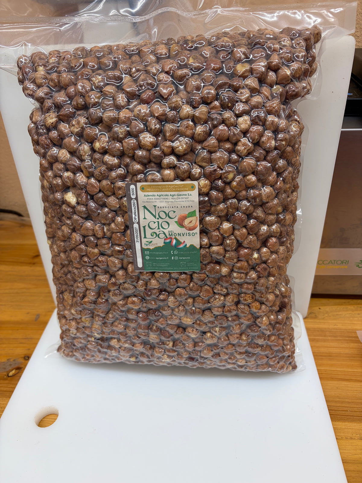 "Nocciola del Monviso"® SGUSCIATA CRUDA SFUSA | Azienda Bio Agri-Geuna®